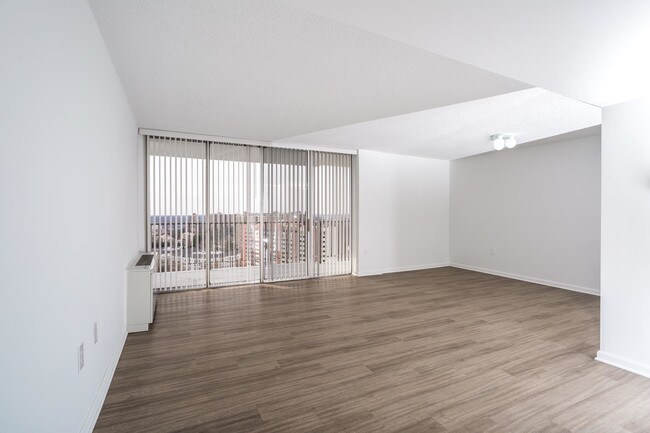 Foto del edificio - 101 S Whiting St