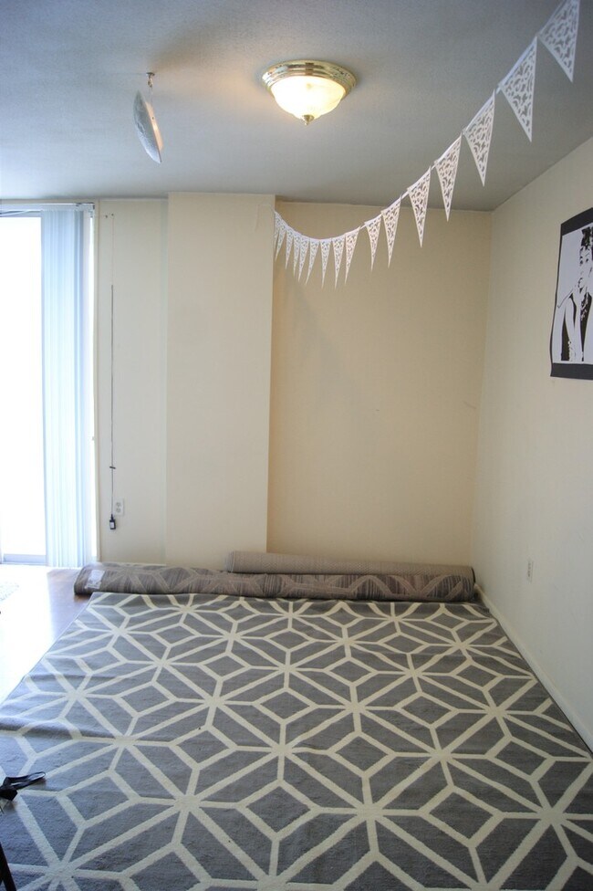Foto del edificio - Spacious 2 Bedroom Condo at Gateway Park n...