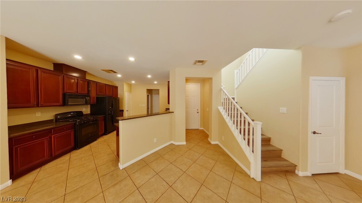 Primary Photo - 6255 W Arby Ave