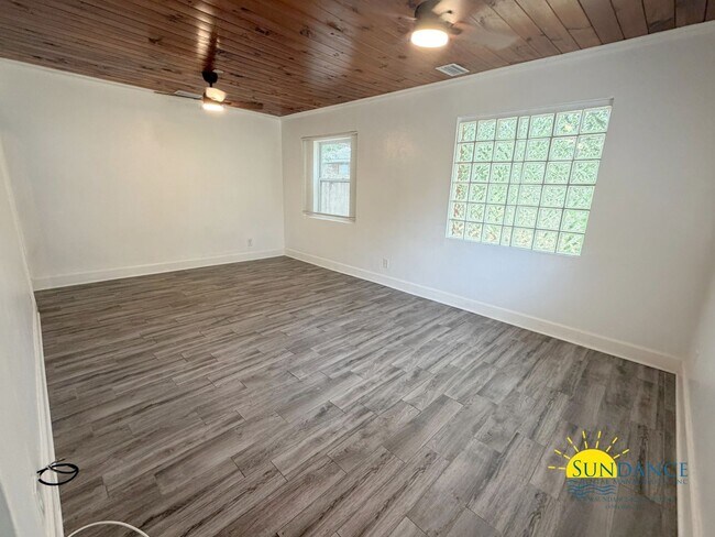 Foto del edificio - Great 4 Bedroom Home with Water View in Downtown Fort Walton Beach!