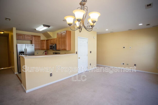 Building Photo - 15 Fawn Ct