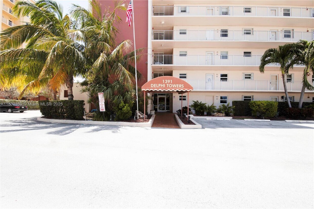 Primary Photo - 1391 S Ocean Blvd