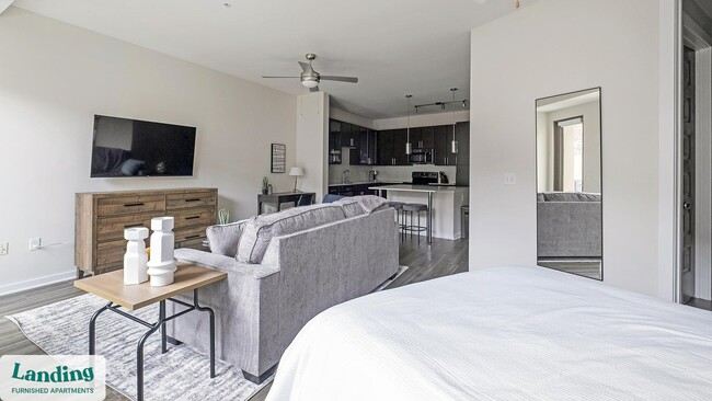 Building Photo - 825 Usener St