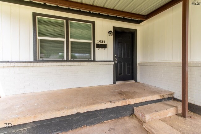 Building Photo - 1624 Sunnyside Ln