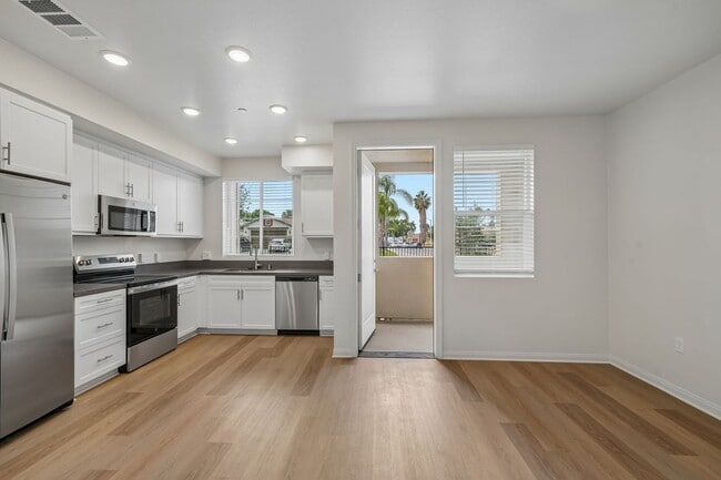 Interior Photo - Gallery Park