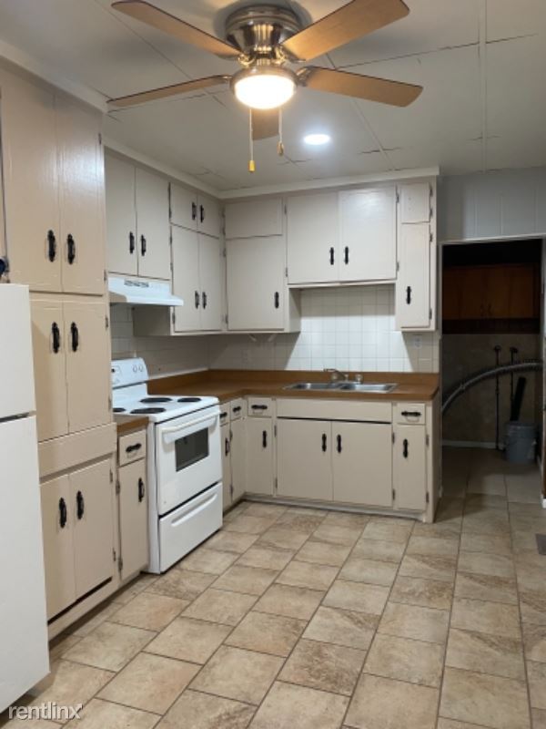 Primary Photo - 2 br, 1 bath House - 740 n st salina ks