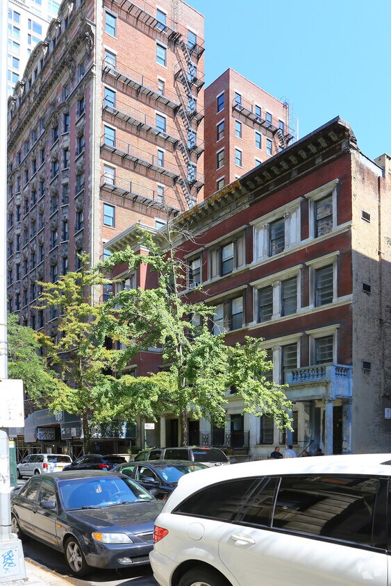 Foto principal - 351 W 71st St