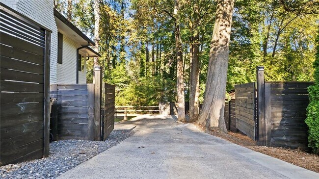 Foto del edificio - 2676 Cottonwood Dr