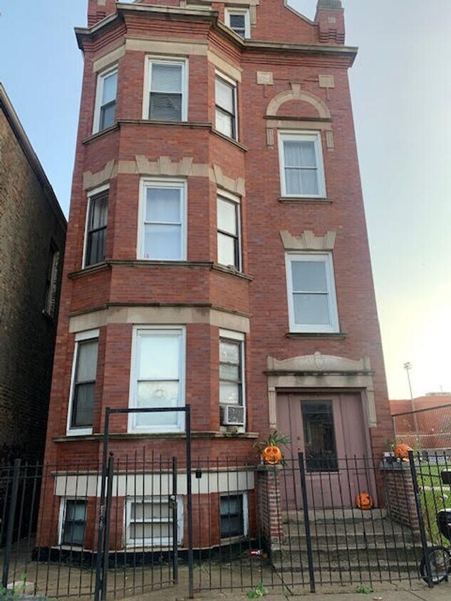 Primary Photo - 3245 W 23rd St