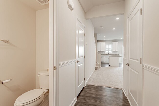 Foto del edificio - Beautiful 3 Bedroom, 2.5 Bathroom Townhome...