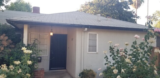 Foto del edificio - Encina St