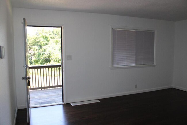 Foto del edificio - 3311 Freeman Ave