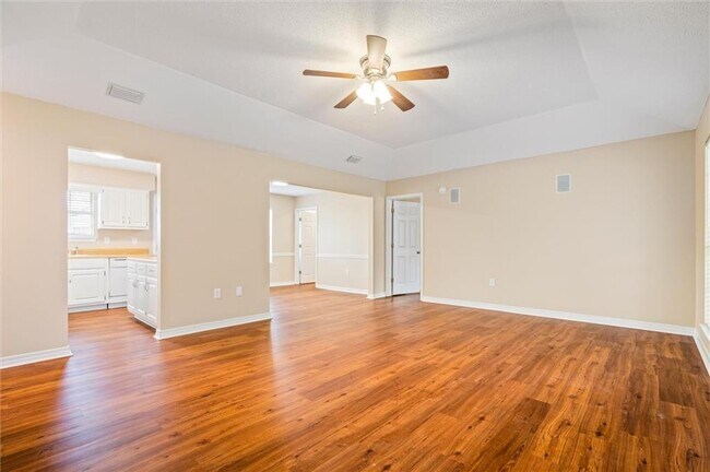 Building Photo - 7245 Pecan Terrace Dr