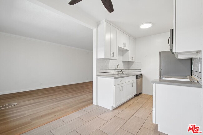 Foto del edificio - 1220 N Ogden Dr