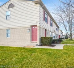 Building Photo - 102 Princeton Dr