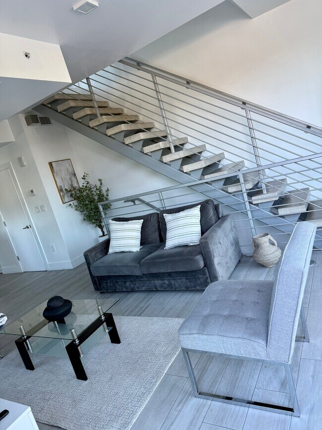 Foto del edificio - 8143 Harding Ave