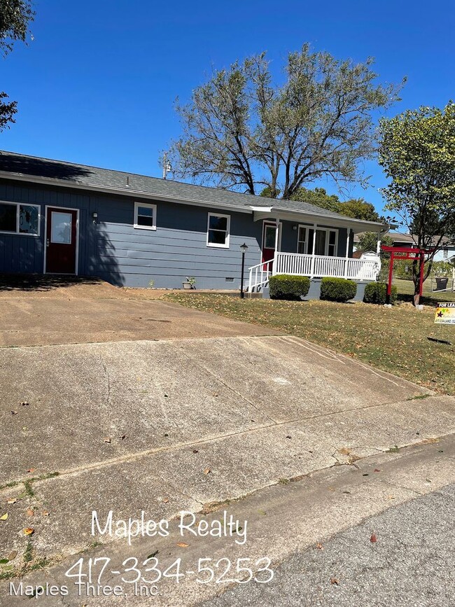 Building Photo - 2 br, 1.5 bath House - 1811 Colonial Drive