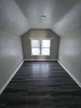 Building Photo - 15448 Log Cabin St
