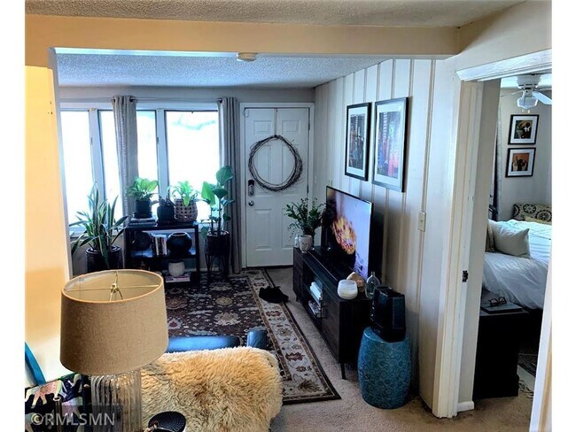 Foto del edificio - 2538 Stinson Blvd NE