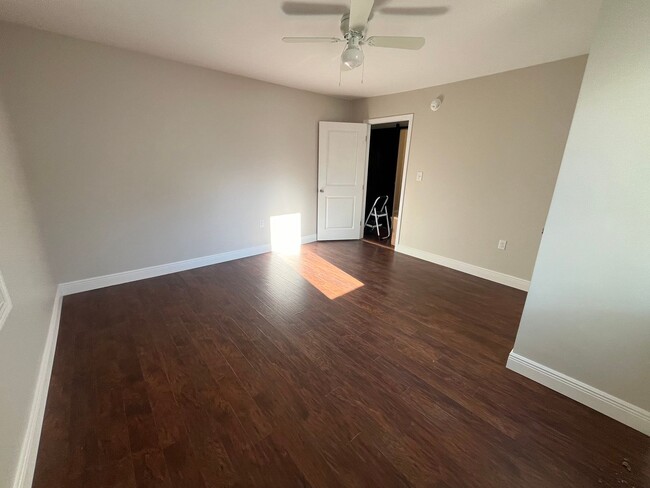Building Photo - 2 Bedroom In Harrodsburg!