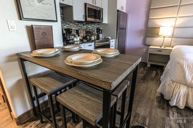 Building Photo - 75 Arling Center Ct