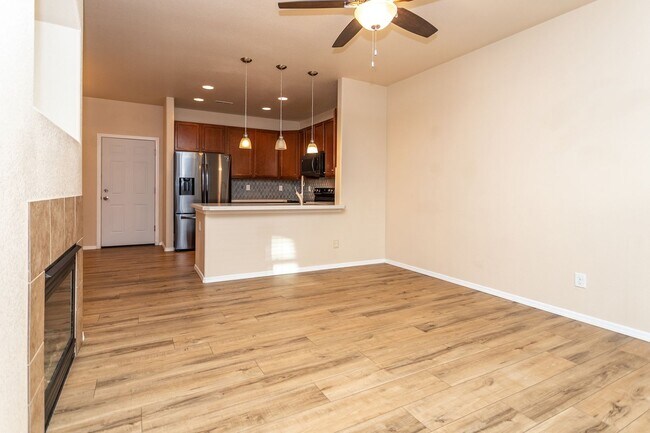 Foto del edificio - Modern 2-Bed, 2.5-Bath Townhouse in Desirable Norwood Neighborhood!