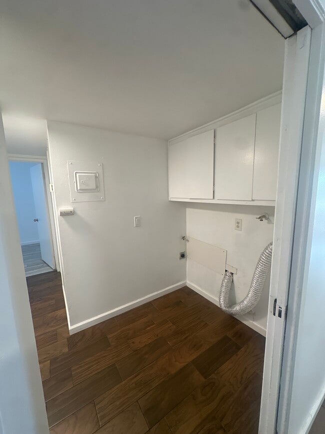 Foto del edificio - 531 N Batavia St