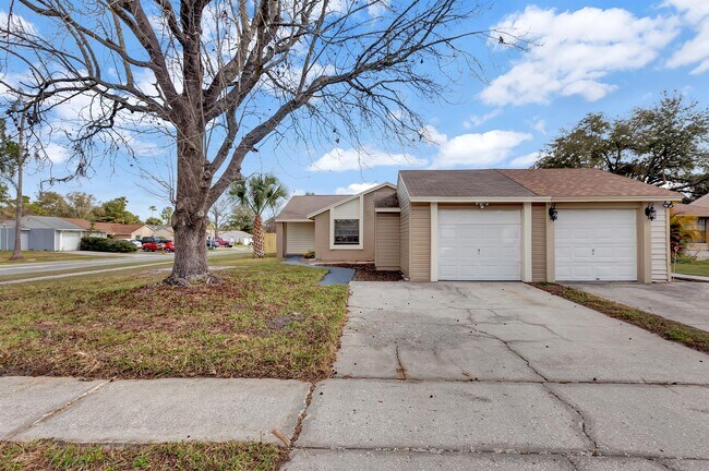 Building Photo - 3202 Russett Dr