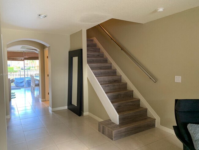 Foto del edificio - 4926 Leeward Ln
