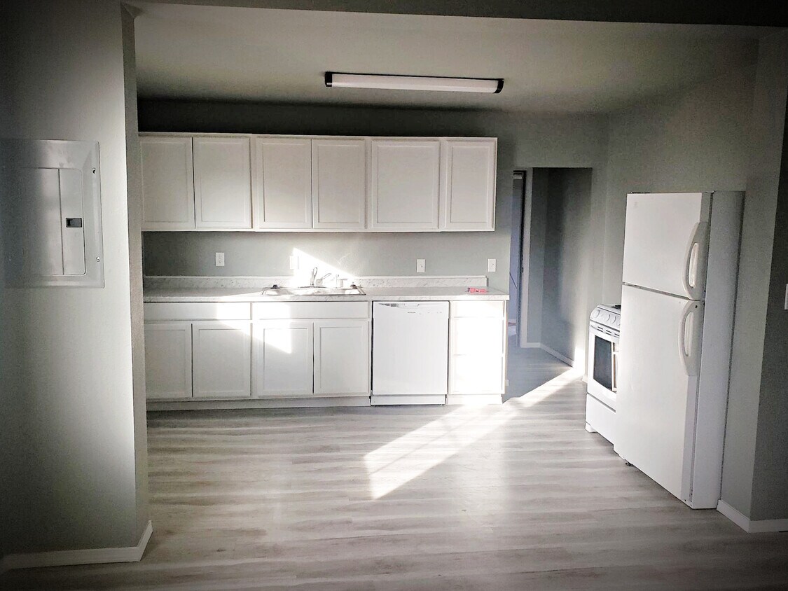 401 E Church St, Wagoner, OK 74467 House for Rent in Wagoner, OK