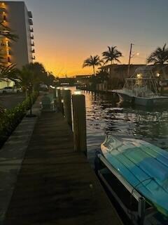 Foto del edificio - 1650 N Riverside Dr