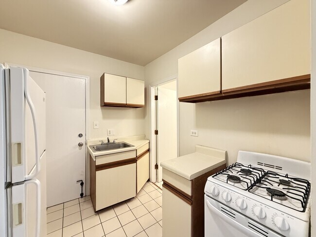 Foto del edificio - 814 W Cornelia Ave
