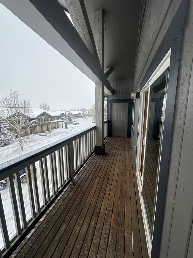Building Photo - 3305 Columbine Dr