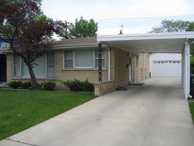 Primary Photo - 4112 Skokiana Terrace