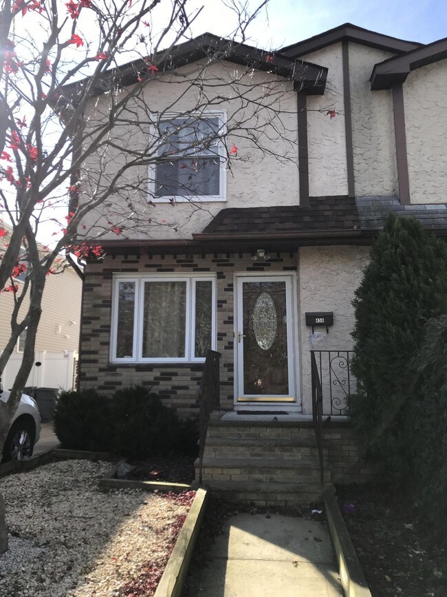 Foto del edificio - 456 Hunter Ave