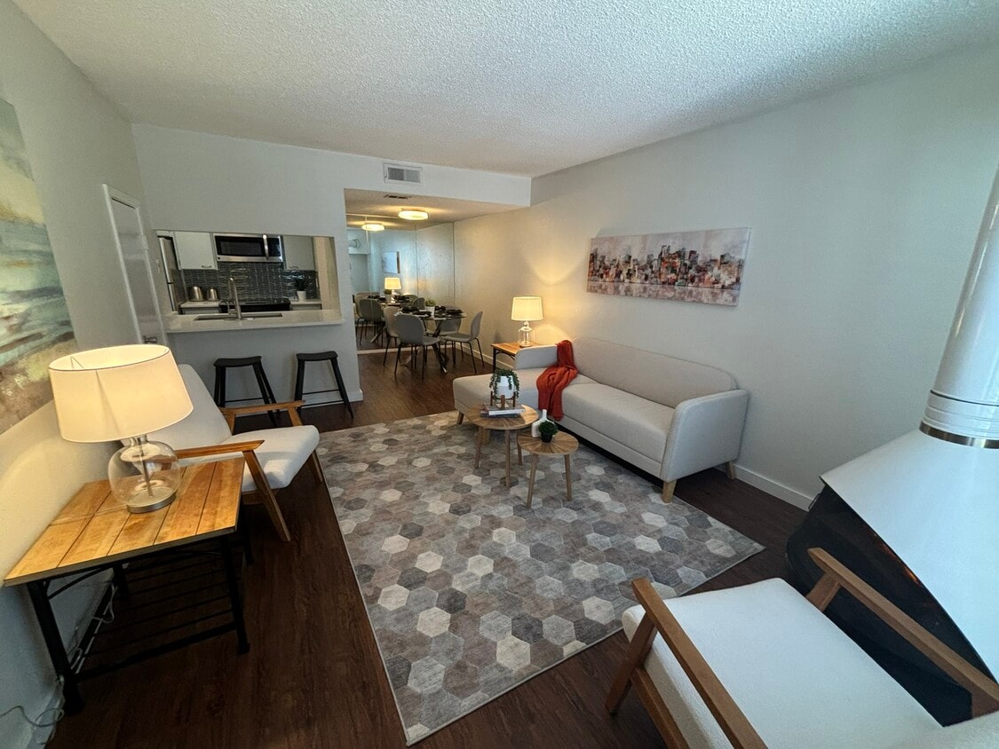 Primary Photo - 4020 Holland Ave