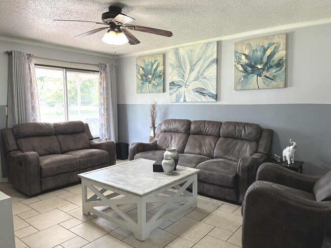 Foto del edificio - 536 Gentle Breeze Terrace