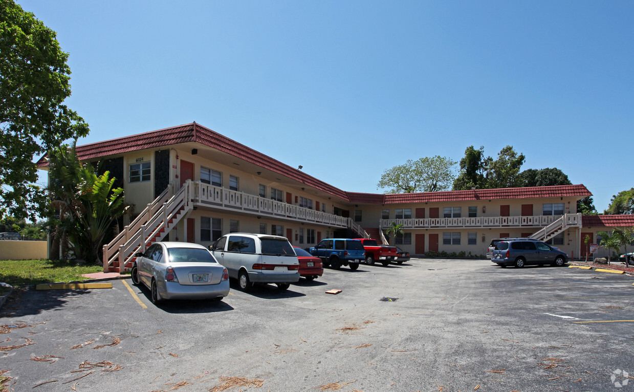 Primary Photo - Miramar Gardens Apartments