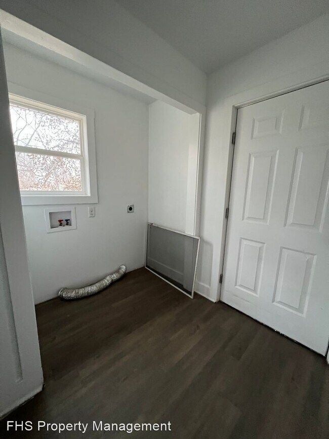 Building Photo - 3 br, 1 bath House - 1411 W Dale St