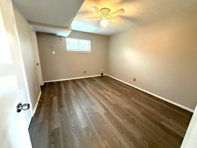 Building Photo - 9733 Neuens Rd