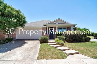 Building Photo - 9889 Willowick Ave