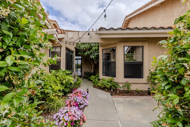Building Photo - 15614 Via Calanova