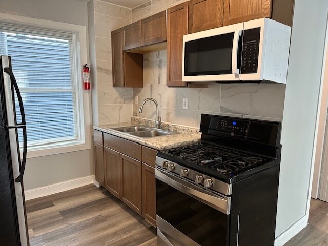 Foto del edificio - 4056 W Dickens Ave