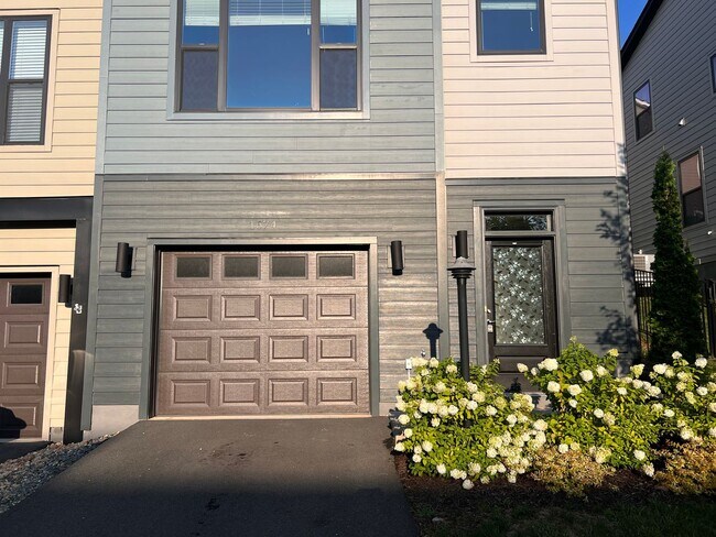 Foto del edificio - 1674 Delphi Dr