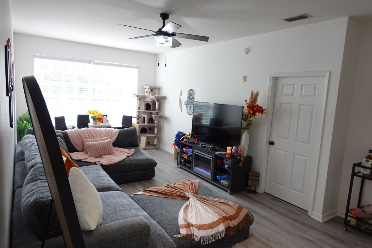 Primary Photo - Stone Bridge