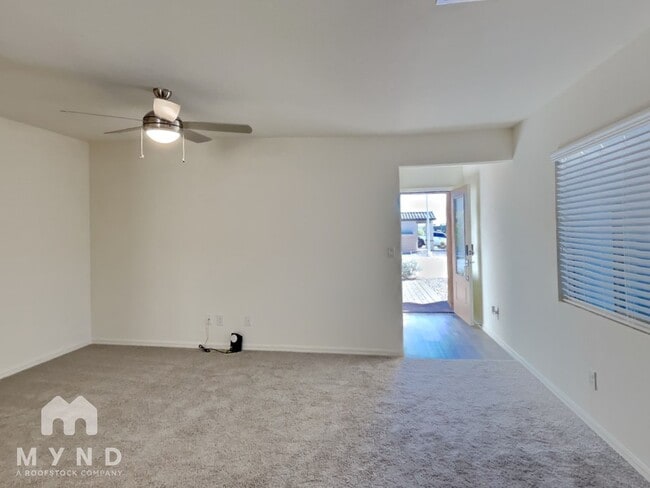 Foto del edificio - 4249 Gold Desert St