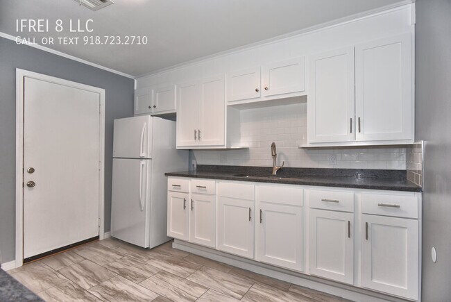 Foto del edificio - 1557 N Irvington Ave