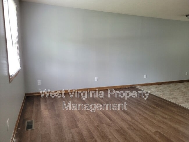 Building Photo - 156 Cardinal Wy