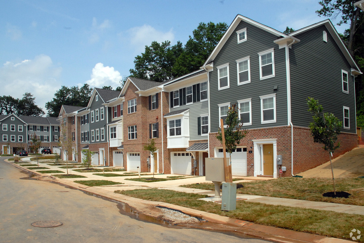 Hollins Station - Apartments in Halethorpe, MD | Apartments.com