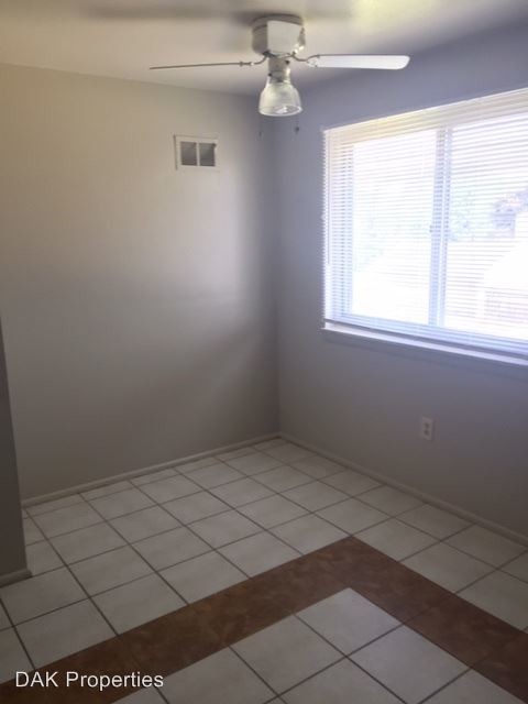Building Photo - 8822 W Silver Spring Dr